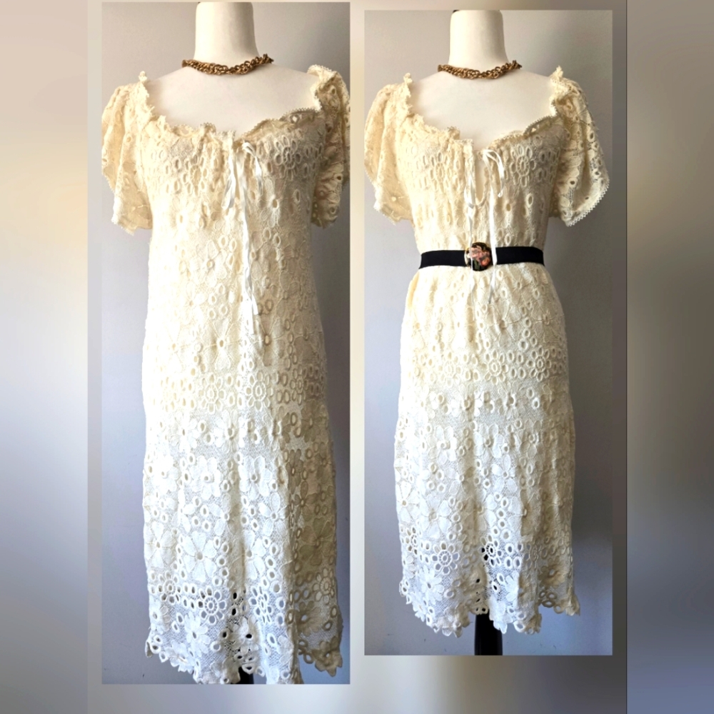 VELVET BY GRAHAM & SPENCER NWT Cream Lace Dress. Size Medium